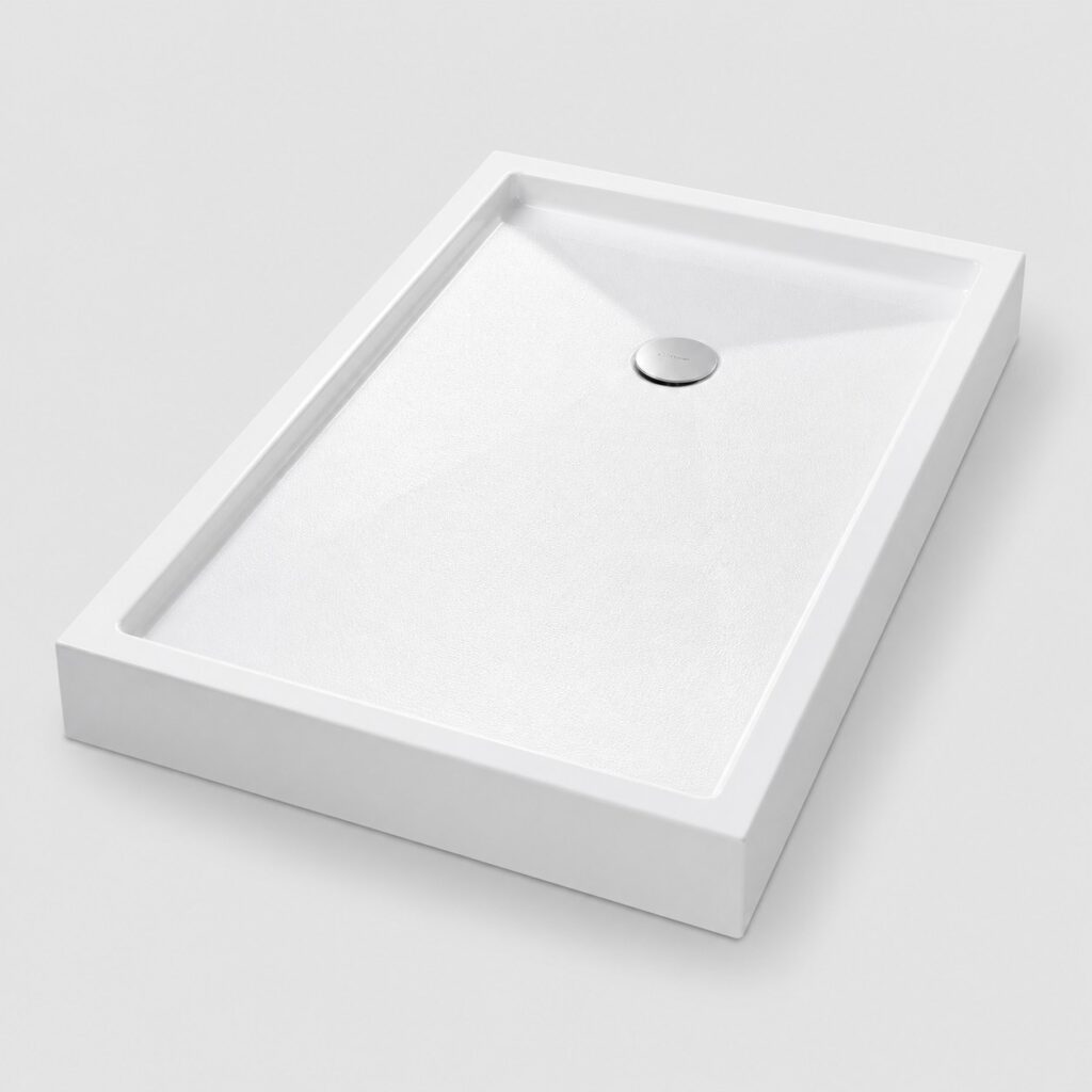 Receveur de douche sureleve blanc de 13 cm de haut sur fond clair